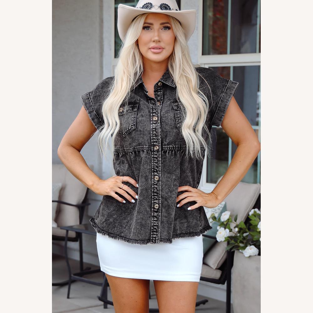 Chemise Femme Délavée en Denim Noir avec Ourlet Effiloché – Style Décontracté en Coton Mélangé
