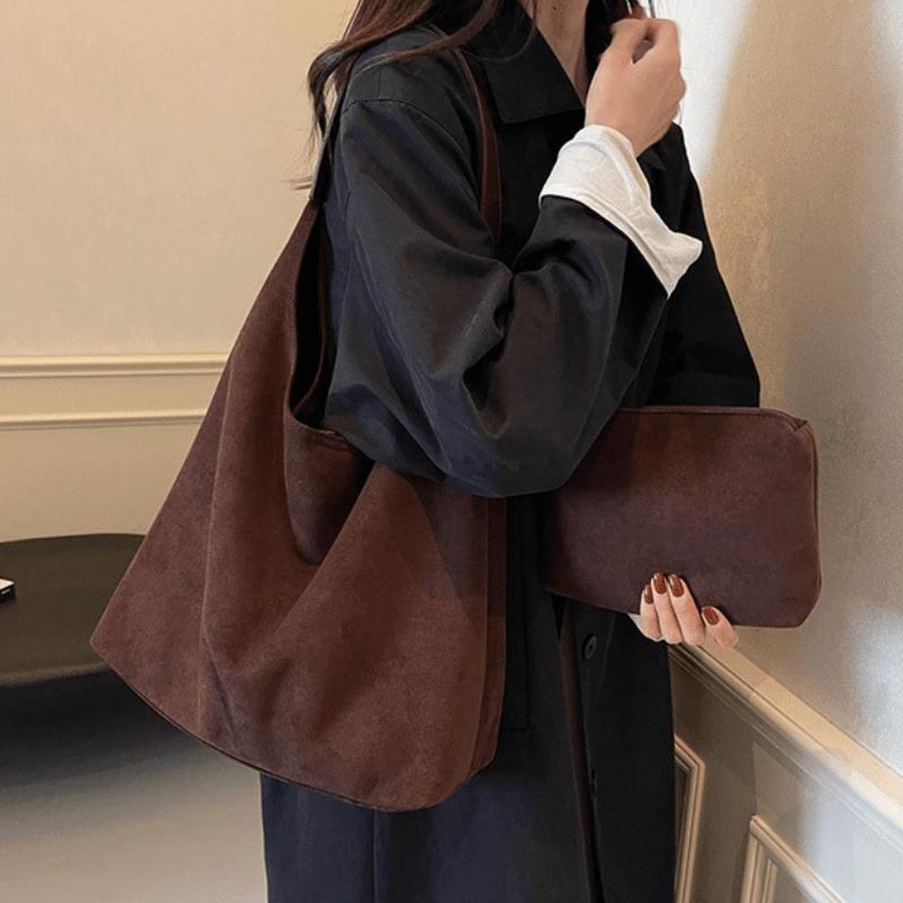 Sac à Bandoulière Femme en Cuir Végétalien Semi-Circulaire pour Macbook 13 Pouces – Élégant et Spacieux