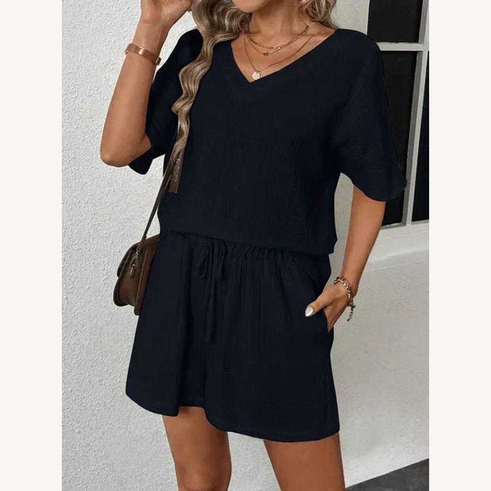 Ensemble d'Été Femme Décontracté en Coton Léger avec Haut à Col en V et Short Élastique – Confort et Style