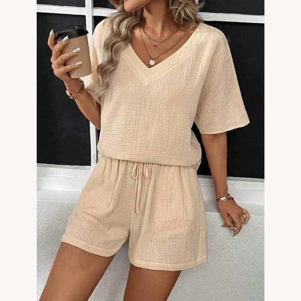 Ensemble d'Été Femme Décontracté en Coton Léger avec Haut à Col en V et Short Élastique – Confort et Style