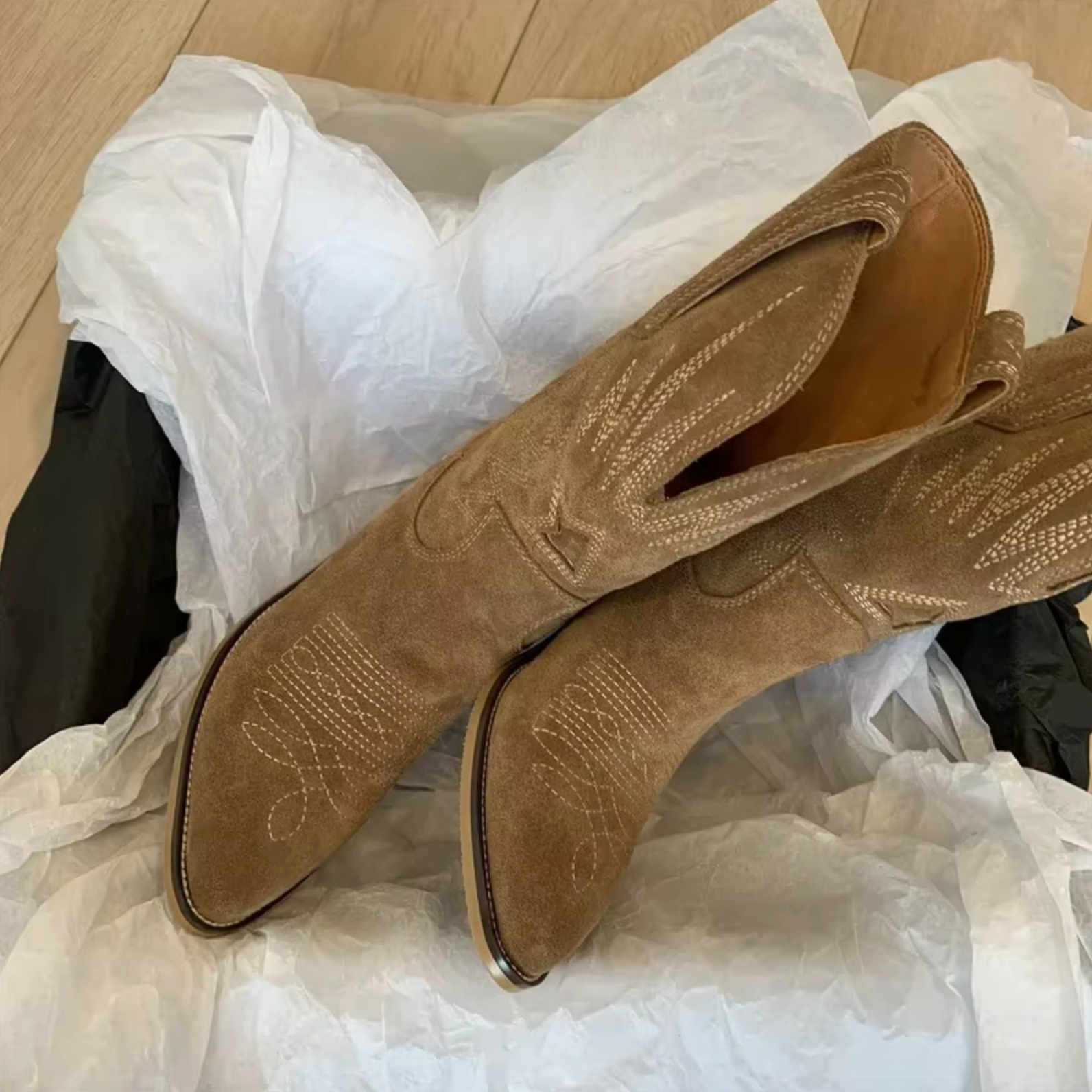 Bottes de Cowboy Mi-Mollet en Suède pour Femmes – Confort et Style Western 2