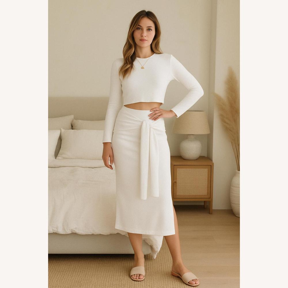 Ensemble Tailleur Femme Élégant avec Haut Court et Jupe Taille Haute – Chic et Confortable pour Toutes Occasions