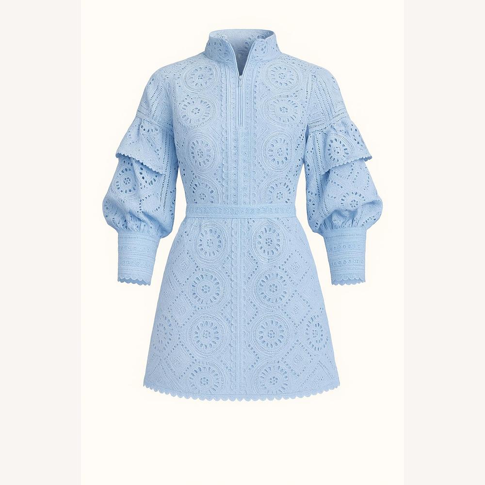 Ensemble d'Été Femme en Dentelle Élégant à Deux Pièces avec Broderies – Blouse et Short Légers pour Occasions Estivales