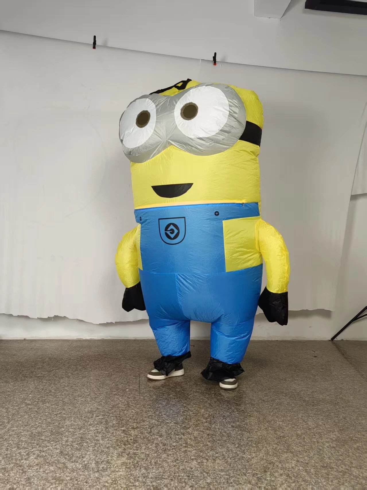 Costume Gonflable Minion Unisexe pour Adultes – Idéal pour Halloween et Fêtes à Thème