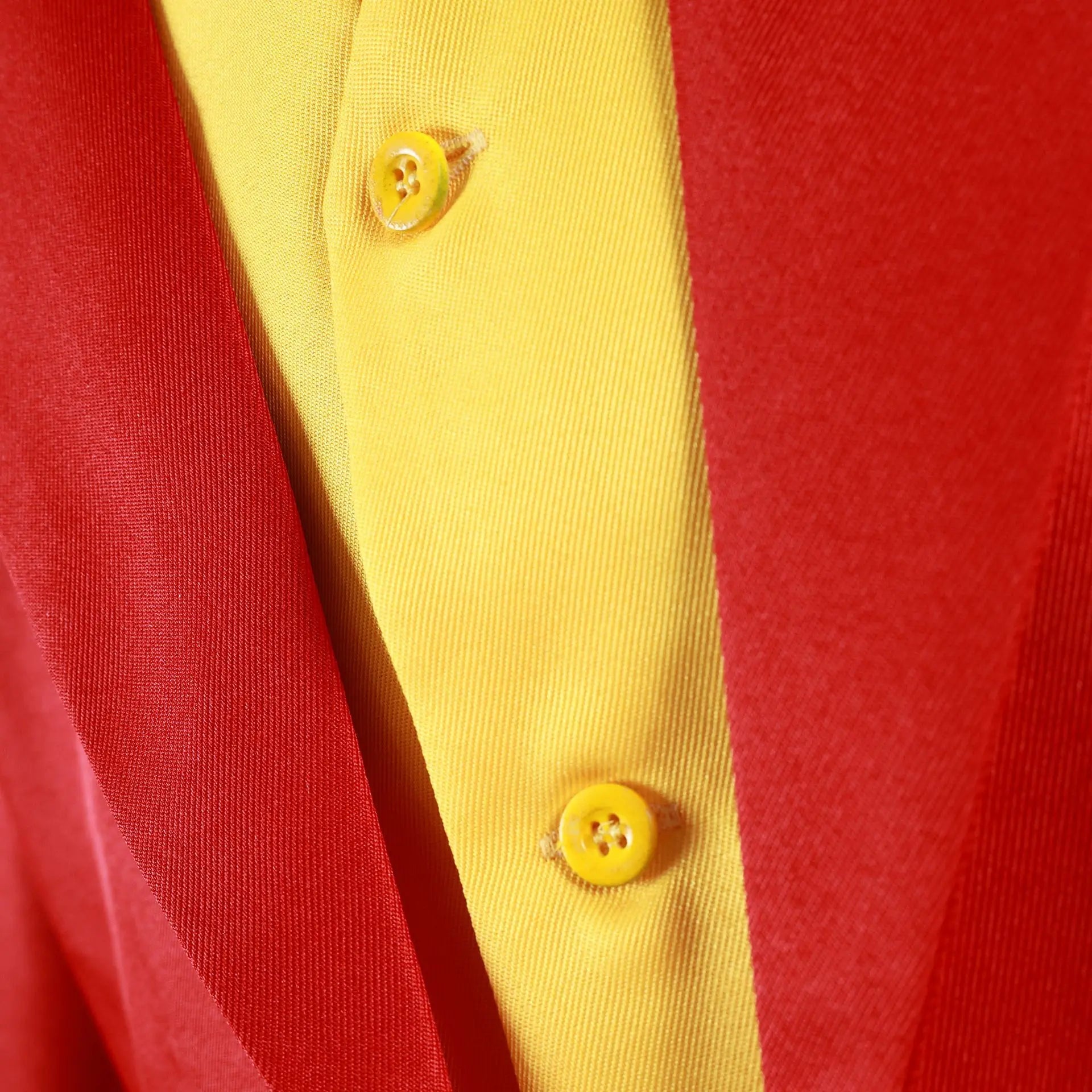 Costume Joker Rouge pour Homme avec Veste, Gilet et Pantalon – Idéal pour Halloween 2025
