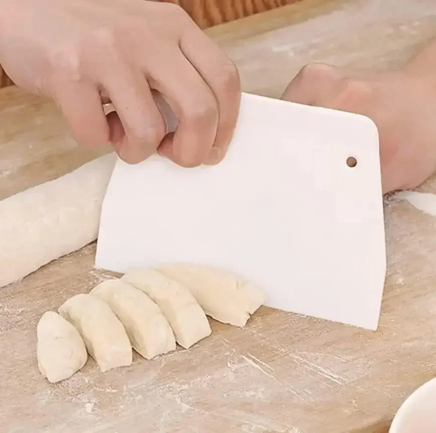 Coupe-pâte Polyvalent de 13 cm – Outil de Cuisine pour Pâtisserie et Fondant