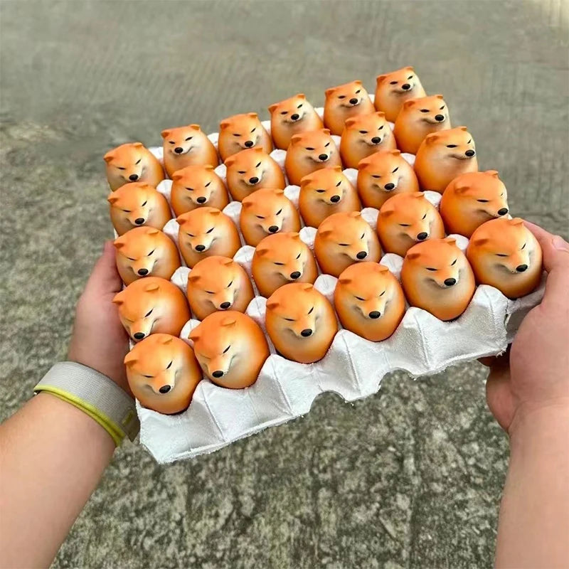 Décor de Bureau en Forme d'Oeuf Shiba Inu Souple - Objet de Détente Amusant pour le Bureau à Domicile
