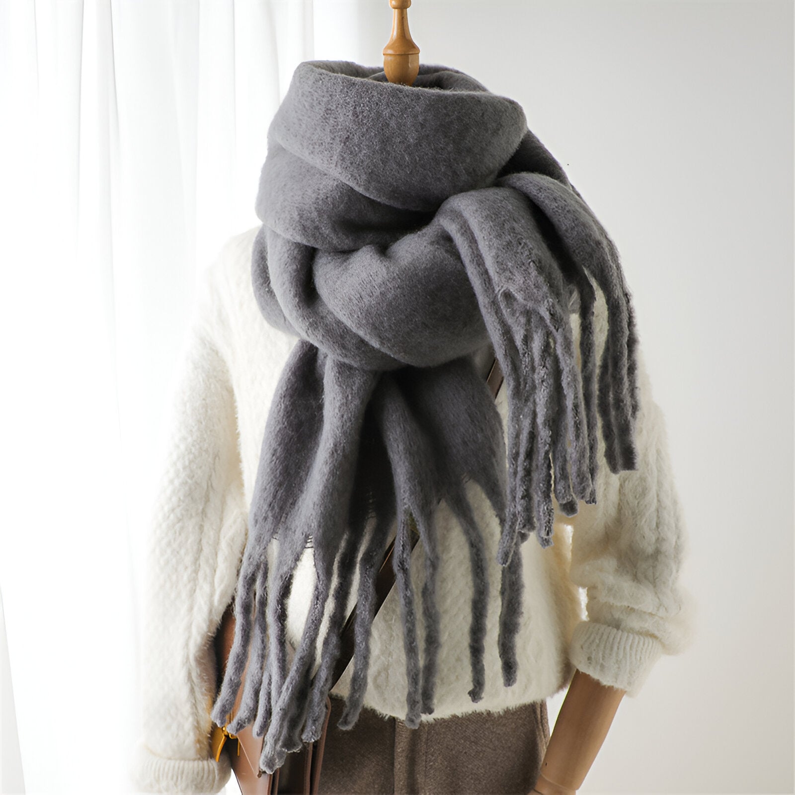 Écharpe Femme Douce en Tissu Moelleux avec Franges – Élégante et Polyvalente pour Hiver 14