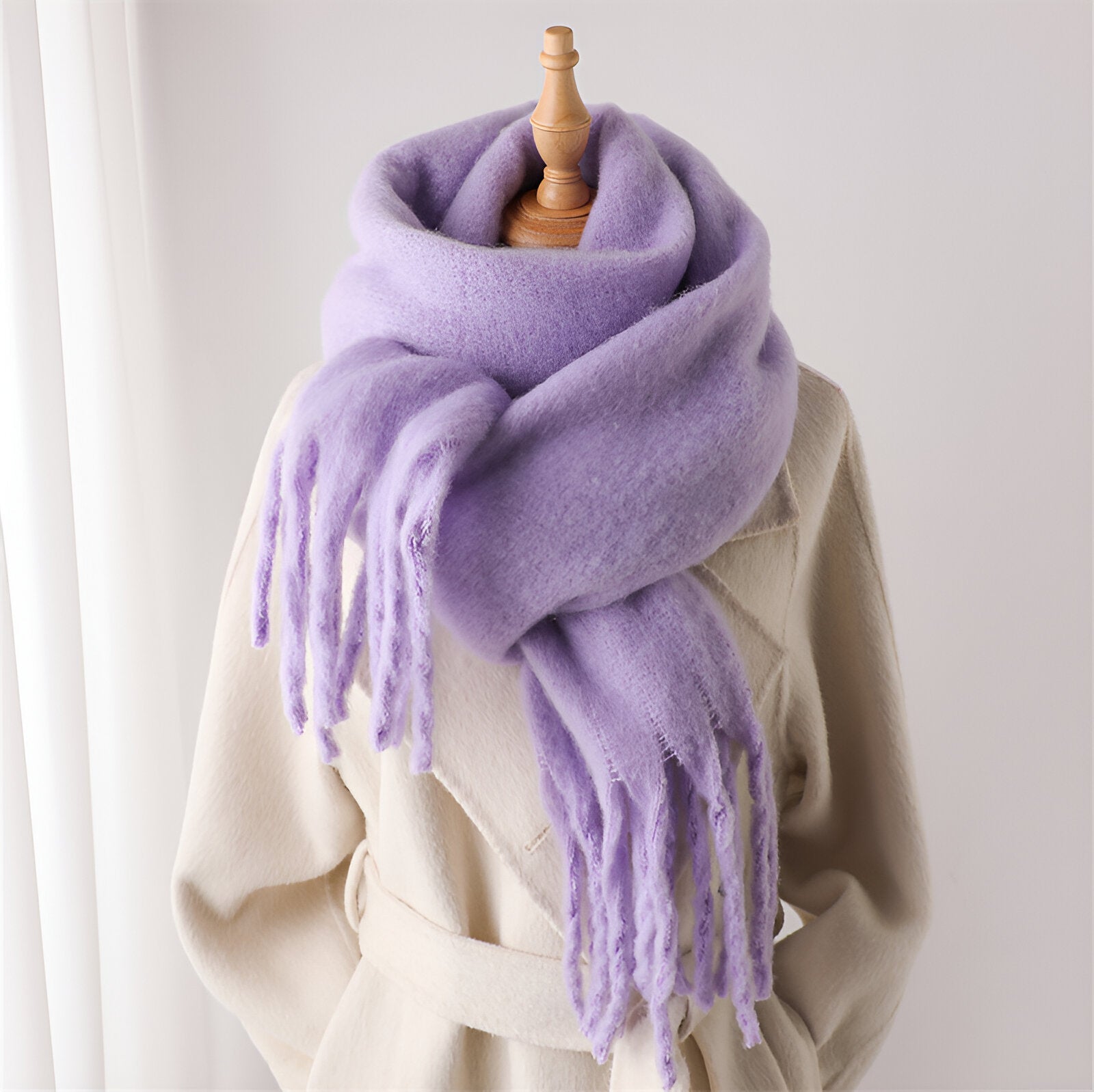 Écharpe Femme Douce en Tissu Moelleux avec Franges – Élégante et Polyvalente pour Hiver 25