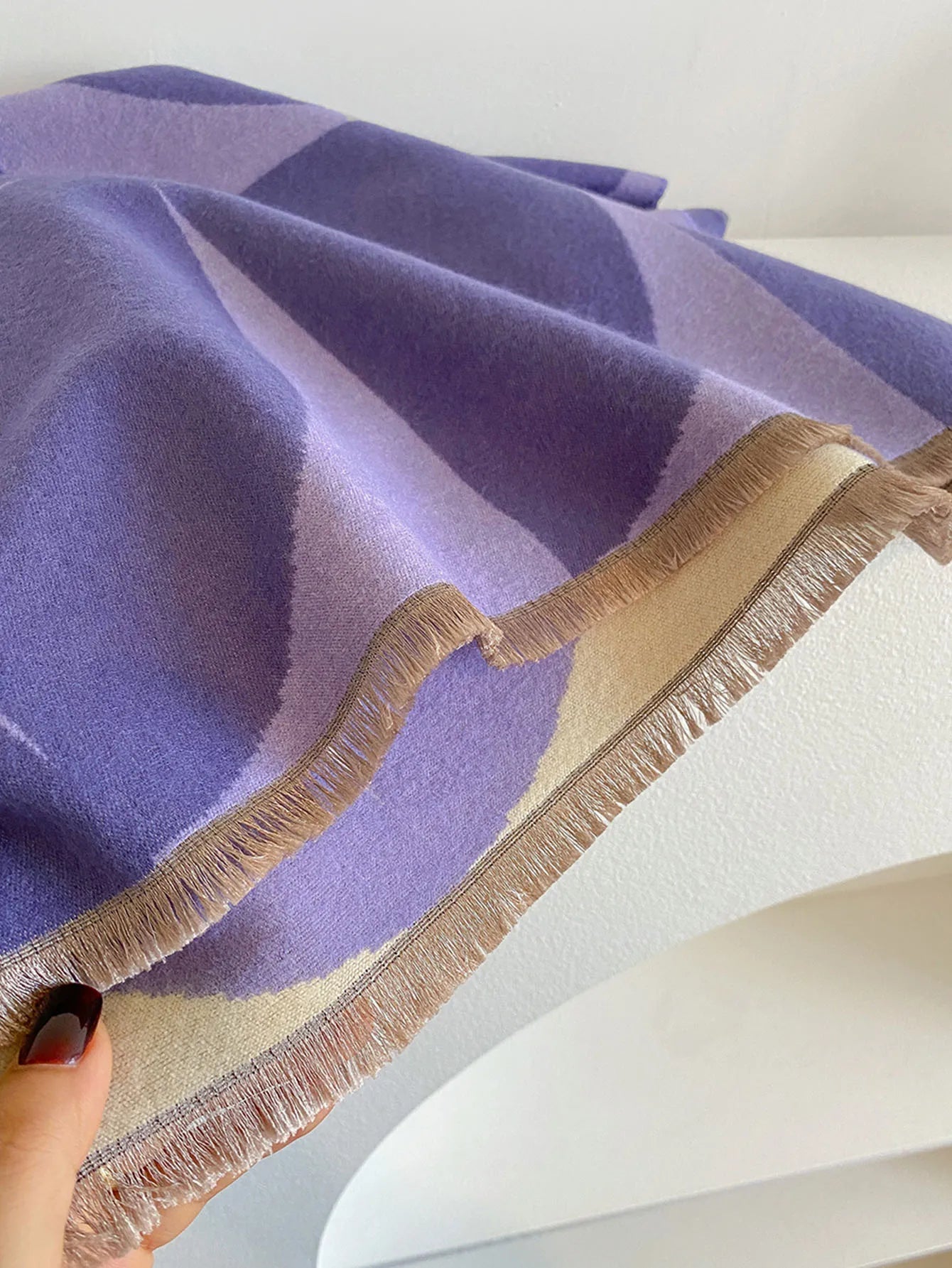Écharpe Femme Oversize Réversible en Tissu Doux avec Motif Géométrique 6