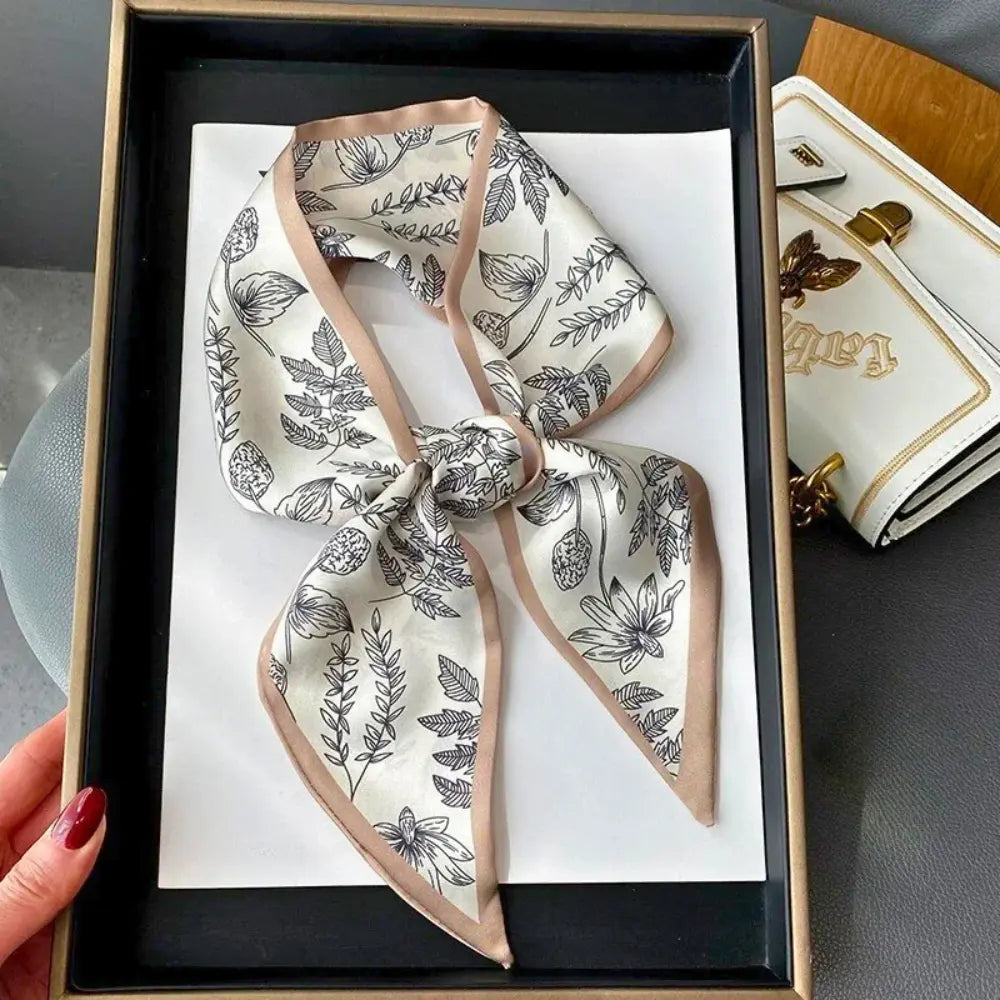 Écharpe Fine en Satin Botanique pour Femmes - Élégante et Polyvalente 0
