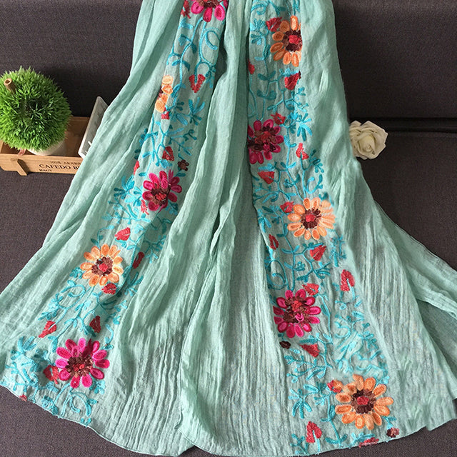Écharpe en Coton et Polyester avec Broderie Florale – Accessoire Léger et Polyvalent 1