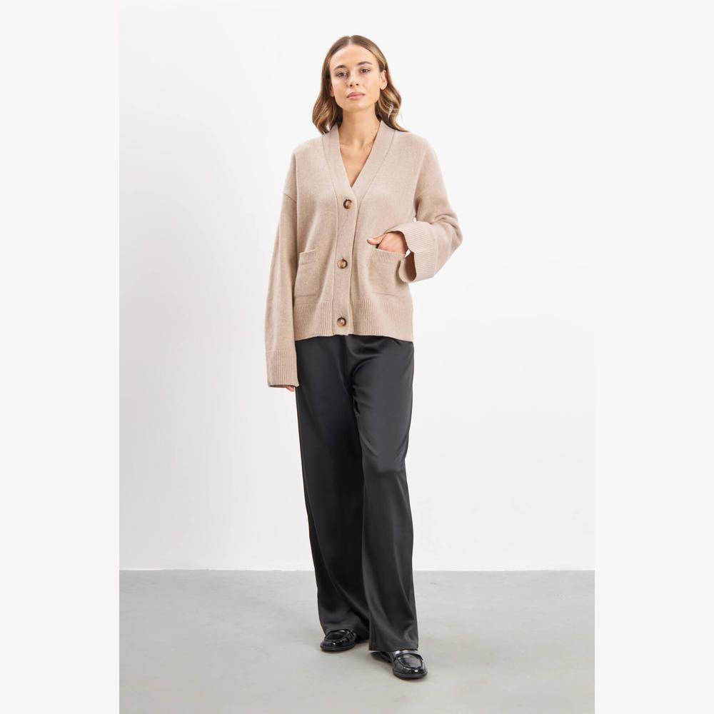 Cardigan Femme Oversize en Maille Douce avec Poches – Élégance Décontractée Beige et Gris