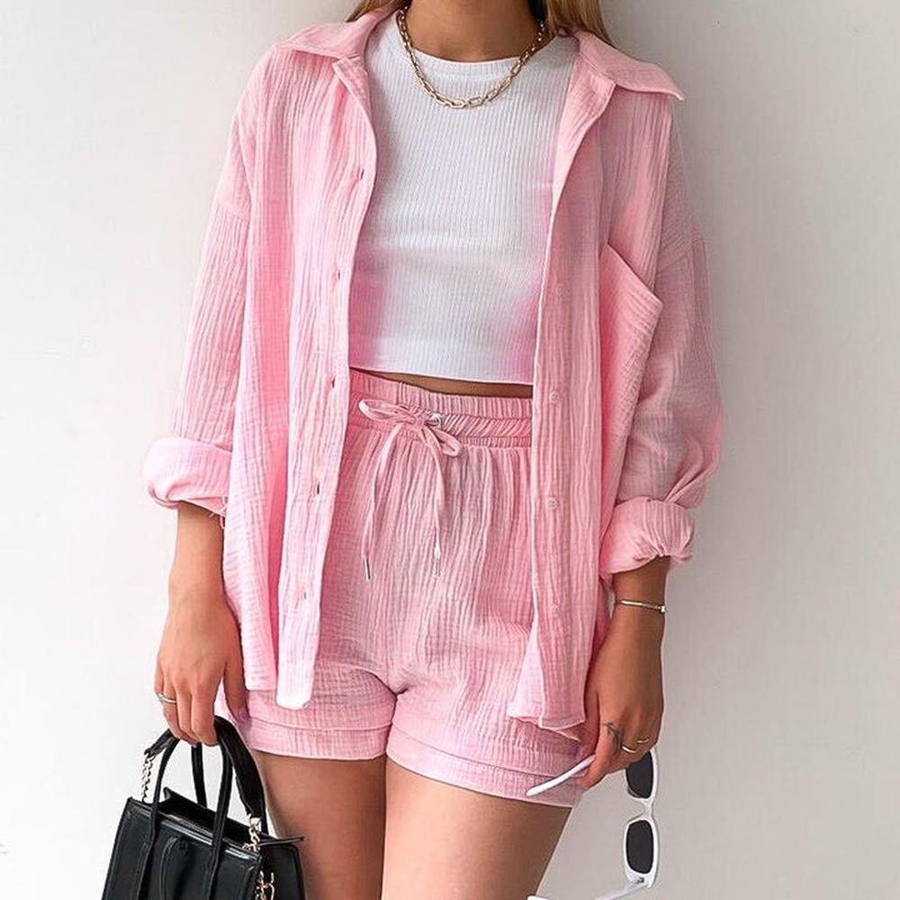 Ensemble Décontracté Femme 3 Pièces en Coton Gaze – Chemise, Débardeur Court et Short Élastique, Style Minimaliste