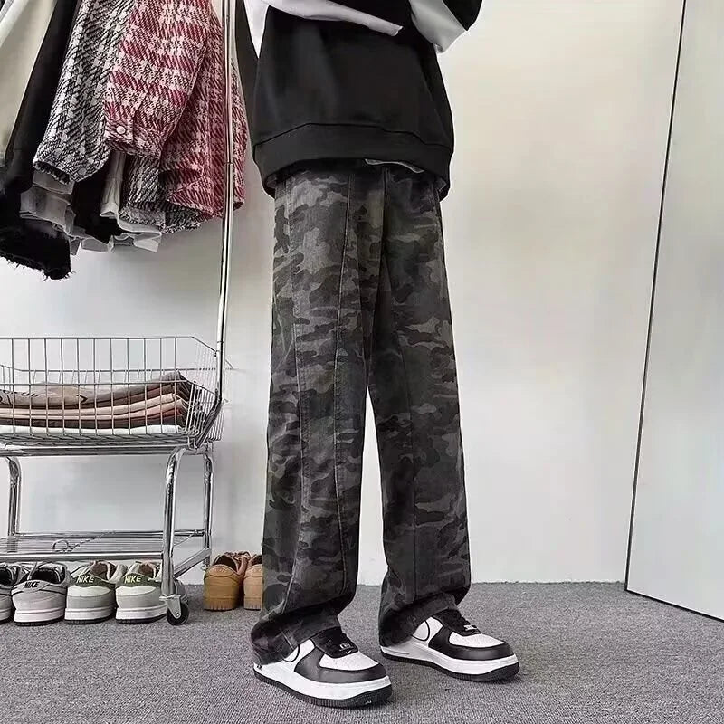 Jeans Cargo Surdimensionnés pour Hommes avec Détails Camouflage et Poches Multiples