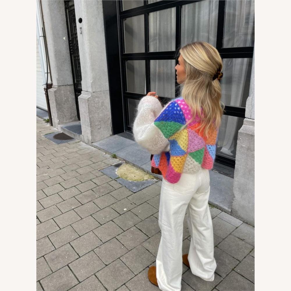 https://cdn.shopify.com/s/files/1/0934/1639/0995/files/Kleurrijke-Patchwork-Gebreide-Holle-Bombervest-Dames-Lantaarn-Lange-Mouw-Chique-Gebreide-Herfst-Winter-Elegant-Chique-Streetwear_1800x1800_28042c9d-7c6c-4237-8891-a1654b96eacf.jpg?v=1745366964