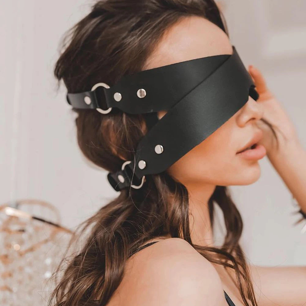 Catwoman Mask in Synthetic Leather for Halloween and Cosplay