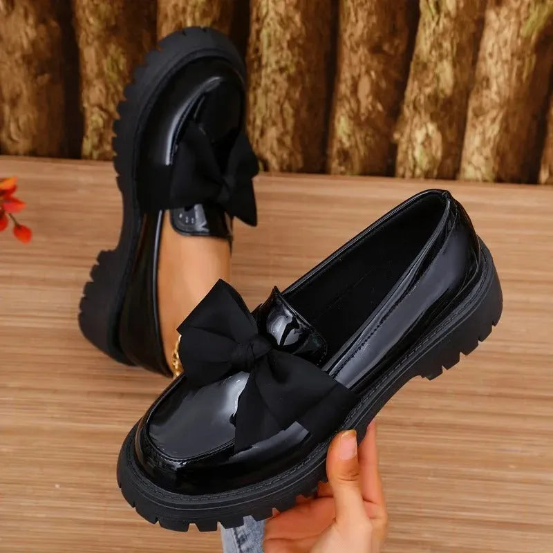 Patent leather moccasins for women with thick sole – Elegance and comfort for everyday use