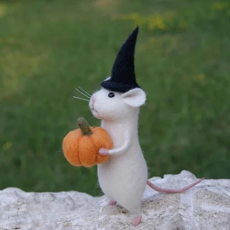 Ornement en Feutre de Souris Citrouille Fait Main – Décor Unique pour Halloween et Noël, 7,5 cm, Artisanat de Qualité