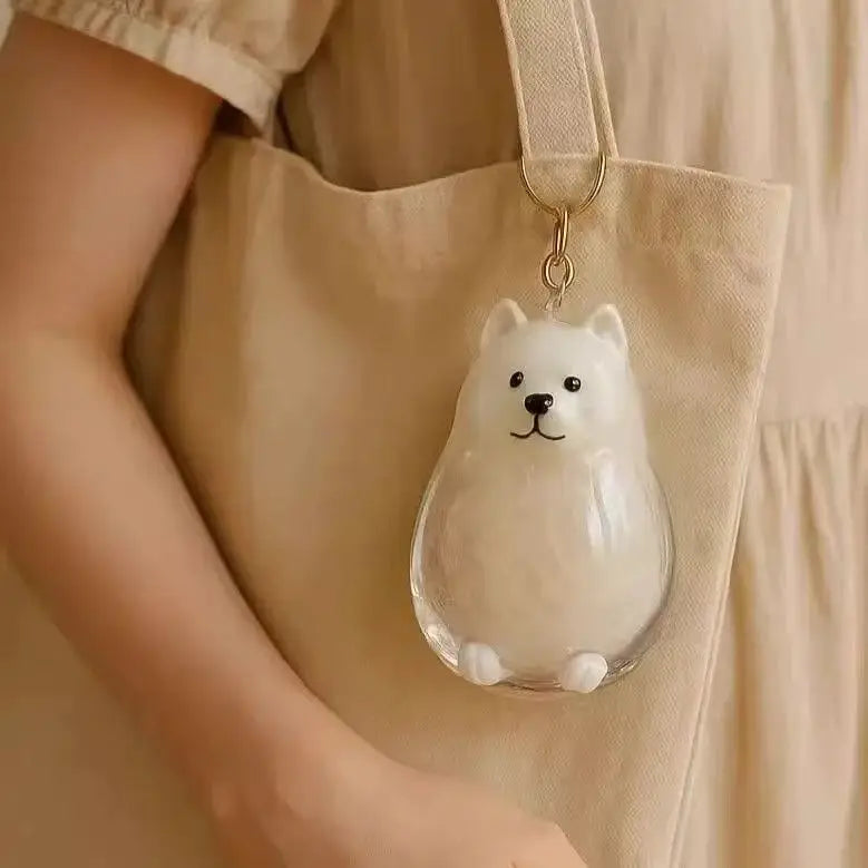 Pendentif en Résine Transparent avec Poils de Chien – Porte-clés et Charme de Sac Élégant et Compact