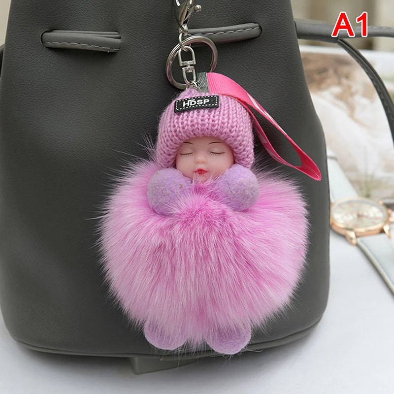 Porte-Clés Bébé Endormi en Peluche avec Chapeau Tricoté et Sangle Love – Accessoire Mignon pour Sacs et Clés