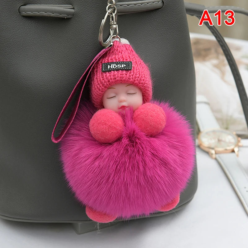 Porte-Clés Bébé Endormi en Peluche avec Chapeau Tricoté et Sangle Love – Accessoire Mignon pour Sacs et Clés