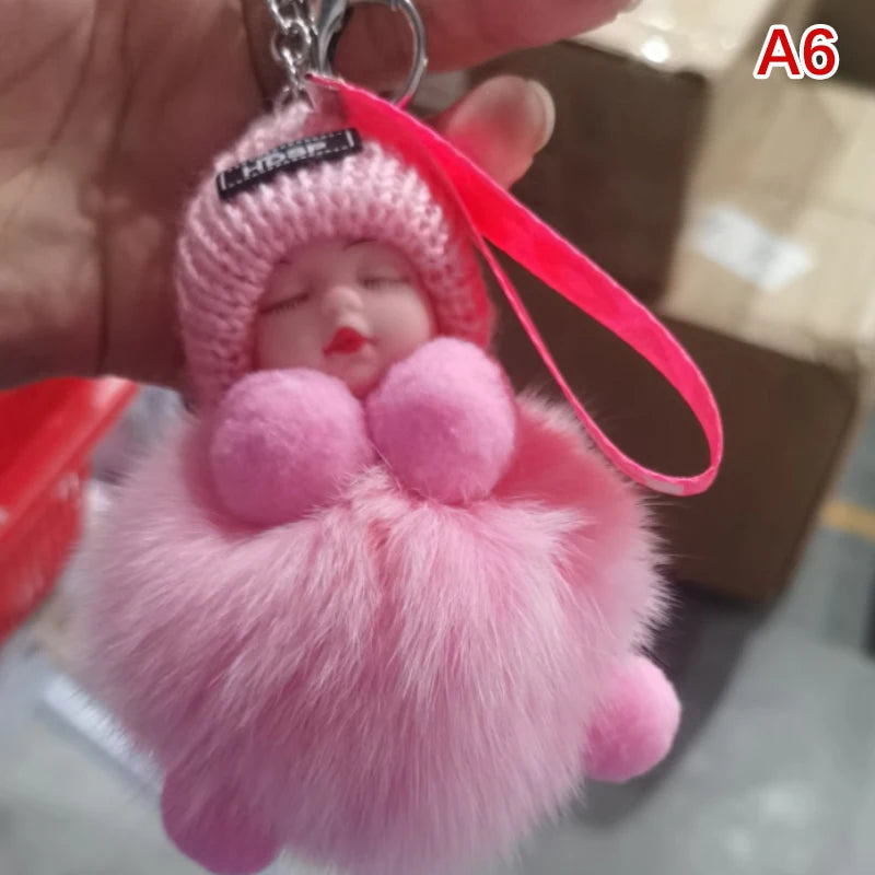 Porte-Clés Bébé Endormi en Peluche avec Chapeau Tricoté et Sangle Love – Accessoire Mignon pour Sacs et Clés
