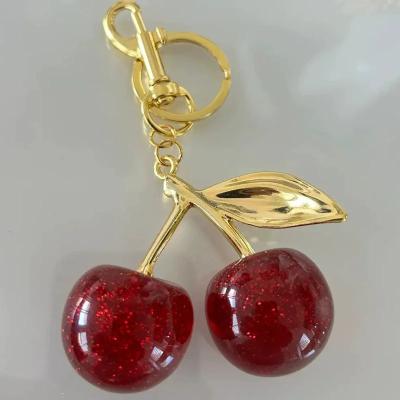 Porte-Clés Cerise Rouge avec Fermoir de Homard et Feuille d'Or – Accessoire Élégant pour Sacs et Clés