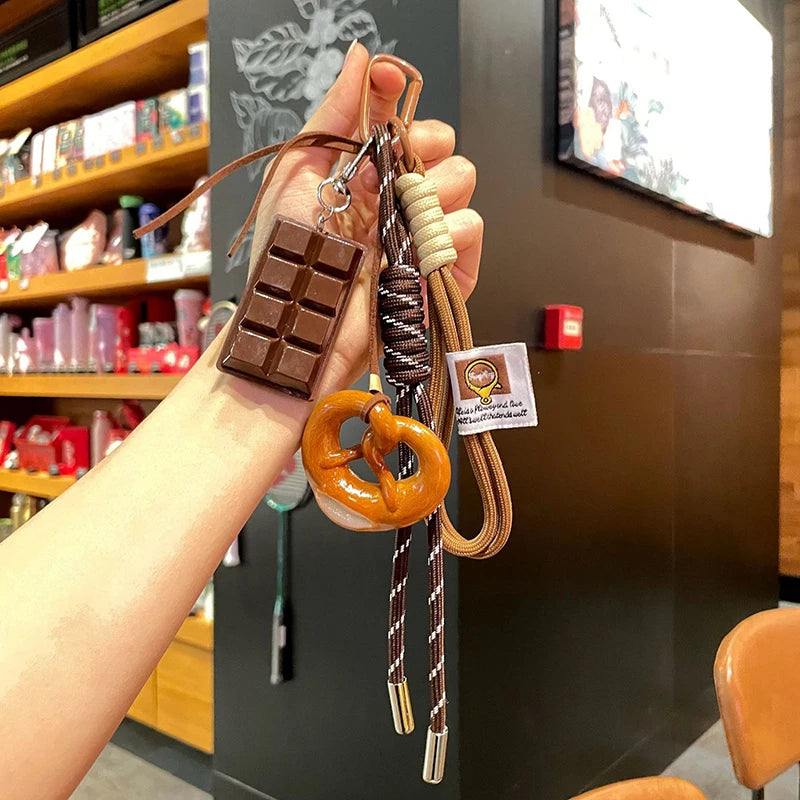 Porte-Clés en Corde Tissée avec Charme de Pâtisserie – Accessoire Léger et Décoratif pour Sac et Clés