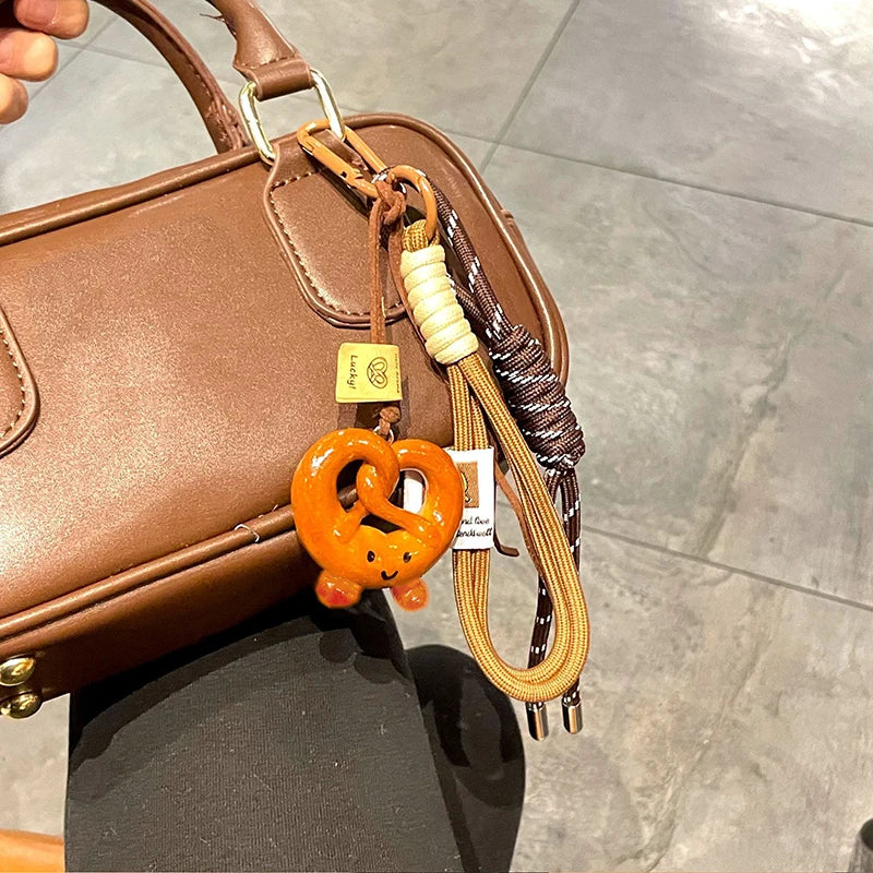 Porte-Clés en Corde Tissée avec Charme de Pâtisserie – Accessoire Léger et Décoratif pour Sac et Clés