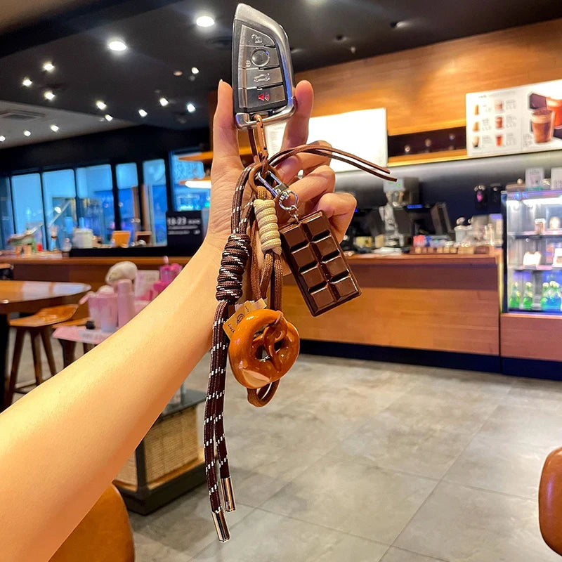 Porte-Clés en Corde Tissée avec Charme de Pâtisserie – Accessoire Léger et Décoratif pour Sac et Clés
