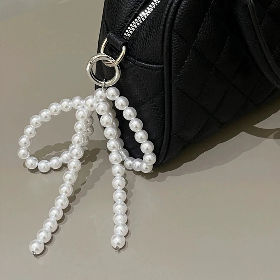Porte-Clés en Perles avec Nœud en Métal Poli – Accessoire Chic pour Sac à Main et Clés