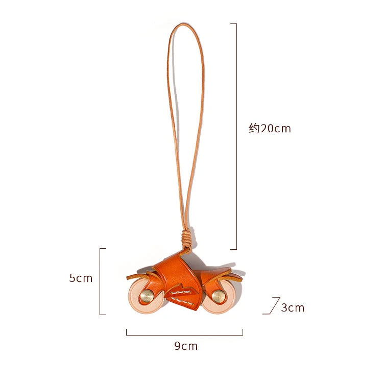 Porte Clés Personnalisé Moto en Cuir Vintage – Pendentif Unique pour Sacs et Clés en Cuir Marron