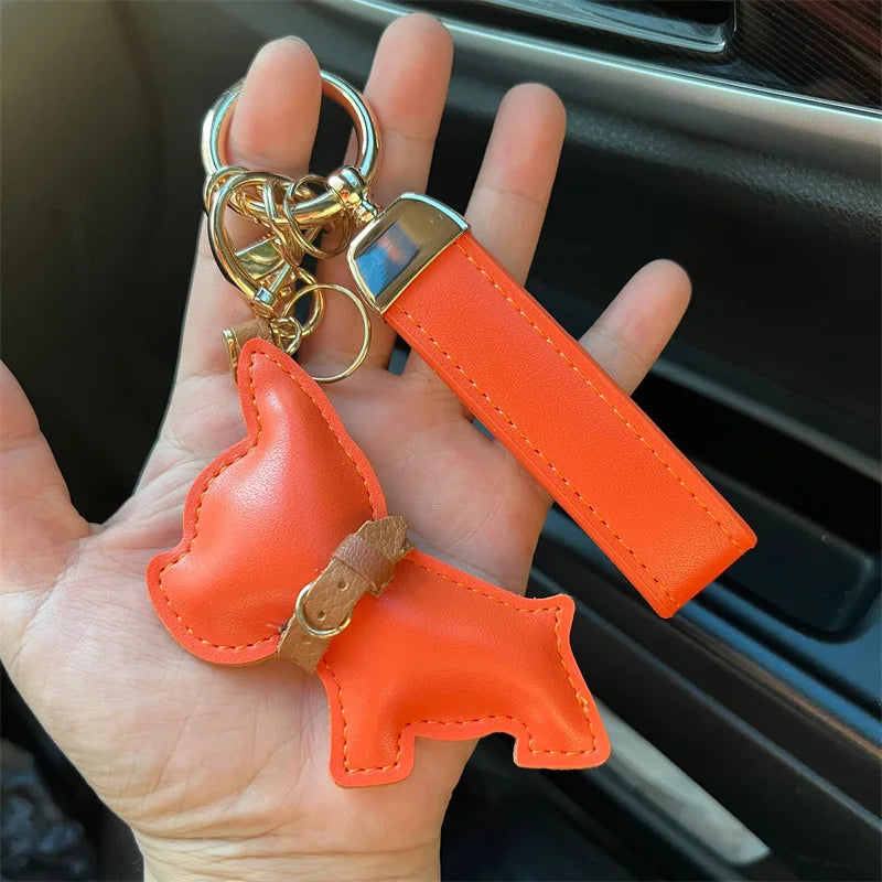 Porte Clés Personnalisé en Cuir avec Silhouette de Chien – Accessoire Élégant et Fonctionnel en Cuir Blanc