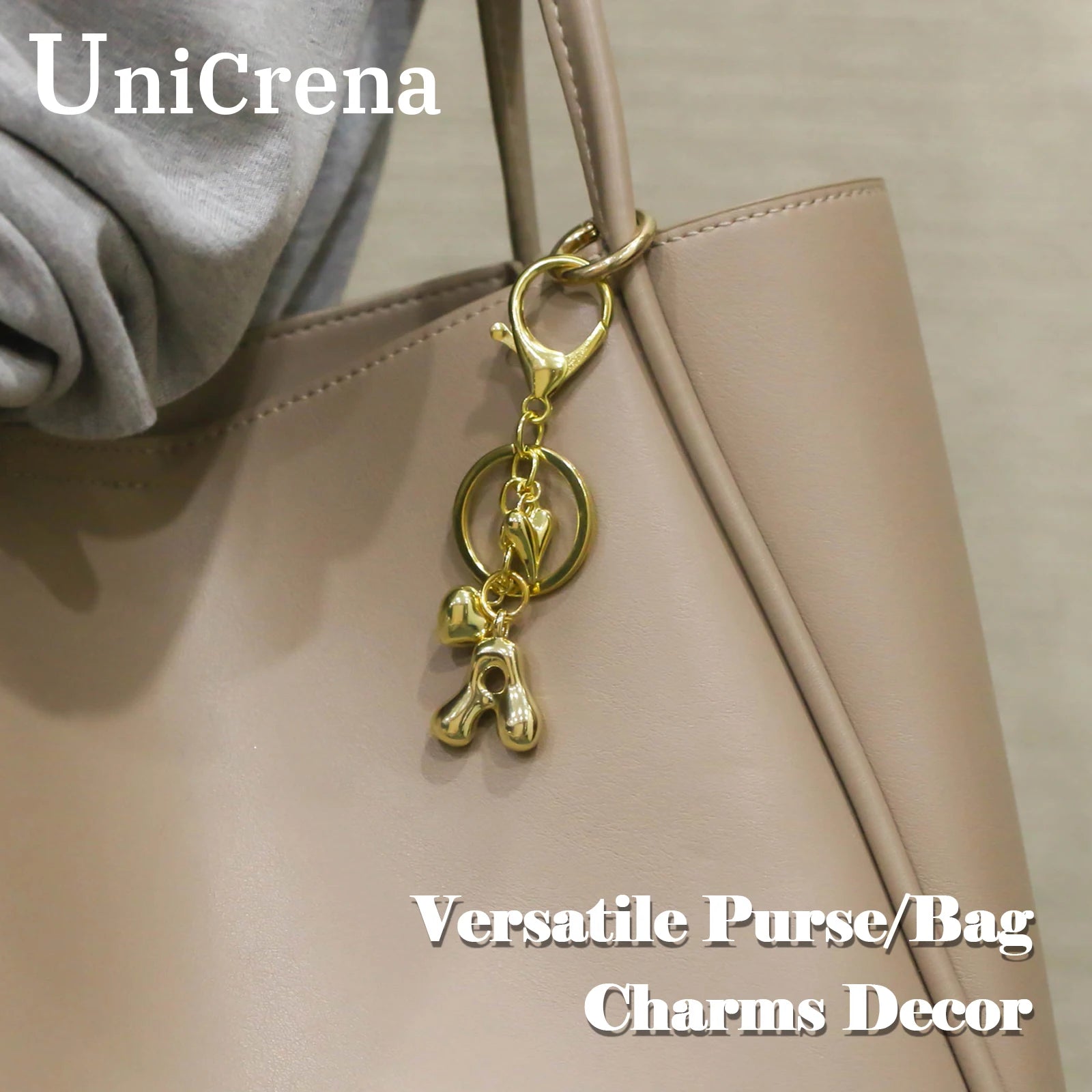 Porte Clés Personnalisé en Métal Doré avec Charme Lettre et Cœur – Accessoire de Sac Élégant pour Femme