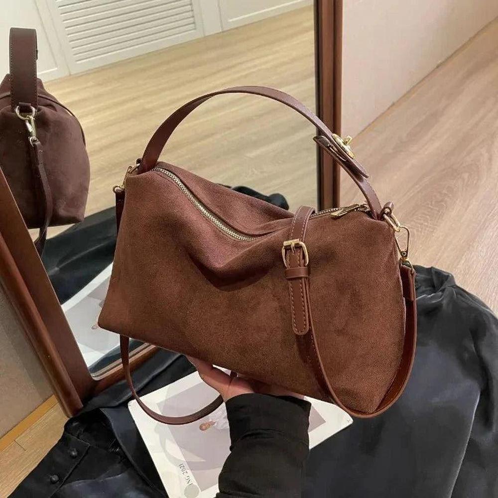Sac à Main Élégant en Cuir Noir avec Bandoulière Ajustable – Sac Femme Idéal pour Sorties et Événements