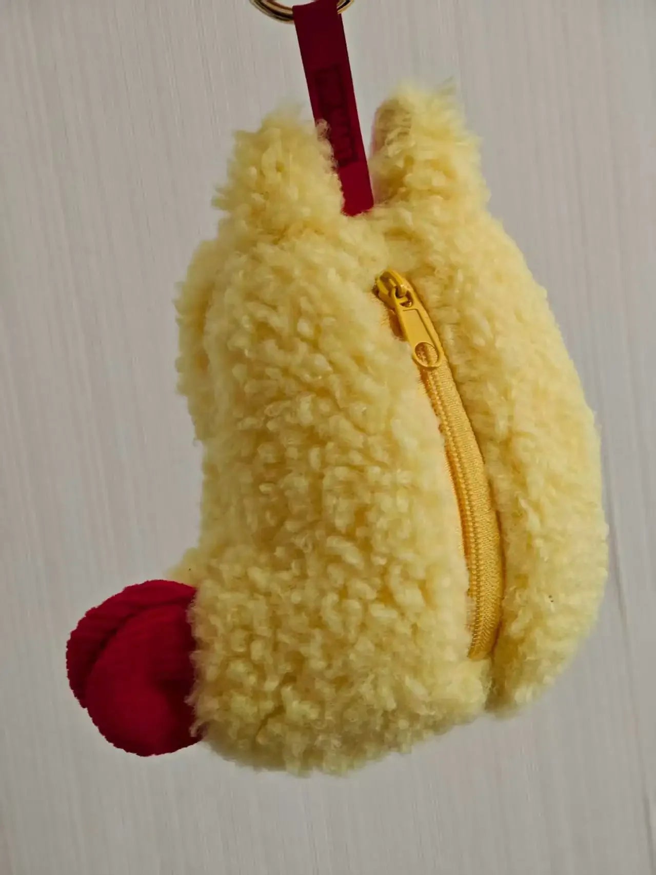Sac d'Écouteurs en Peluche Tempura avec Pendentif – Accessoire Pratique et Amusant pour Ranger Écouteurs et Petits Objets