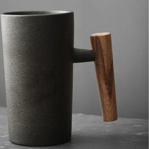 Tasse à Café en Grès Japonais avec Poignée en Bois – Artisanat Unique Parfaite pour Couples, Design Élégant et Durable