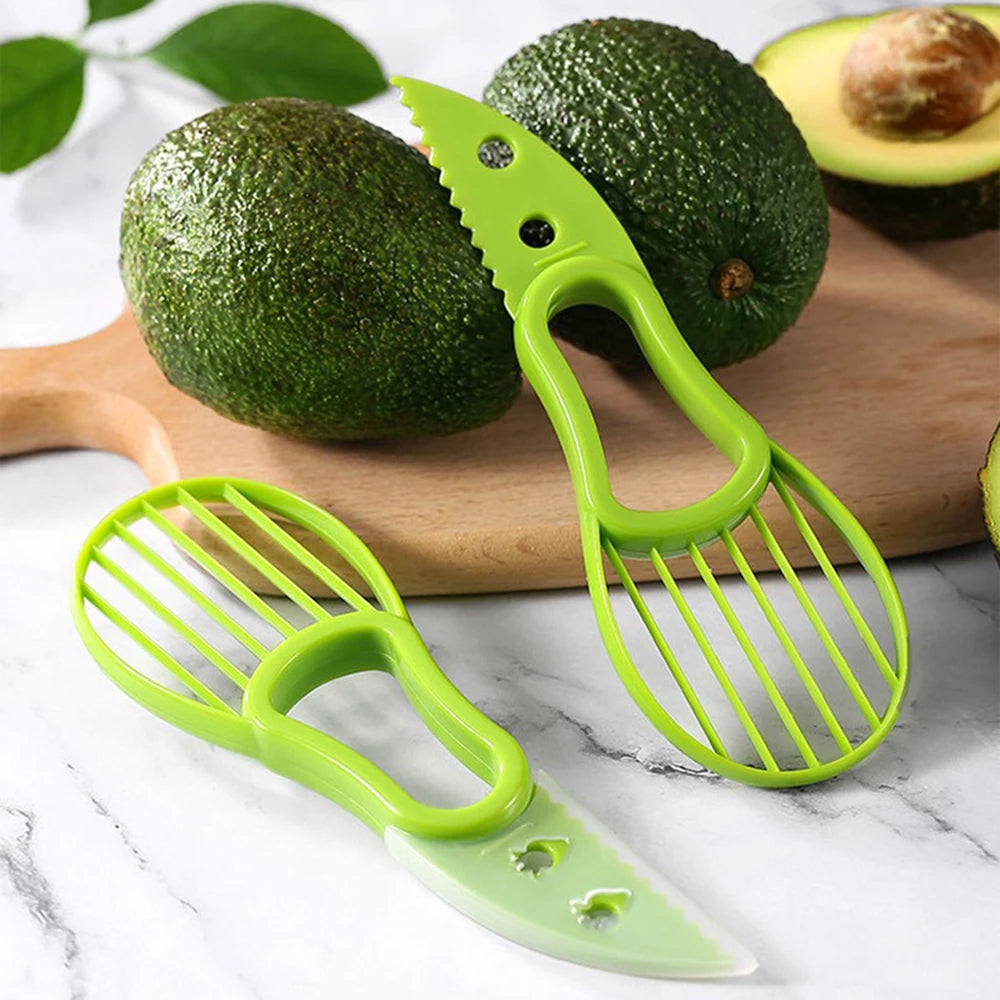 Trancheuse d'Avocat 3 en 1 en Acier Inoxydable – Outil de Cuisine Compact avec Peeler et Séparateur de Pulpe