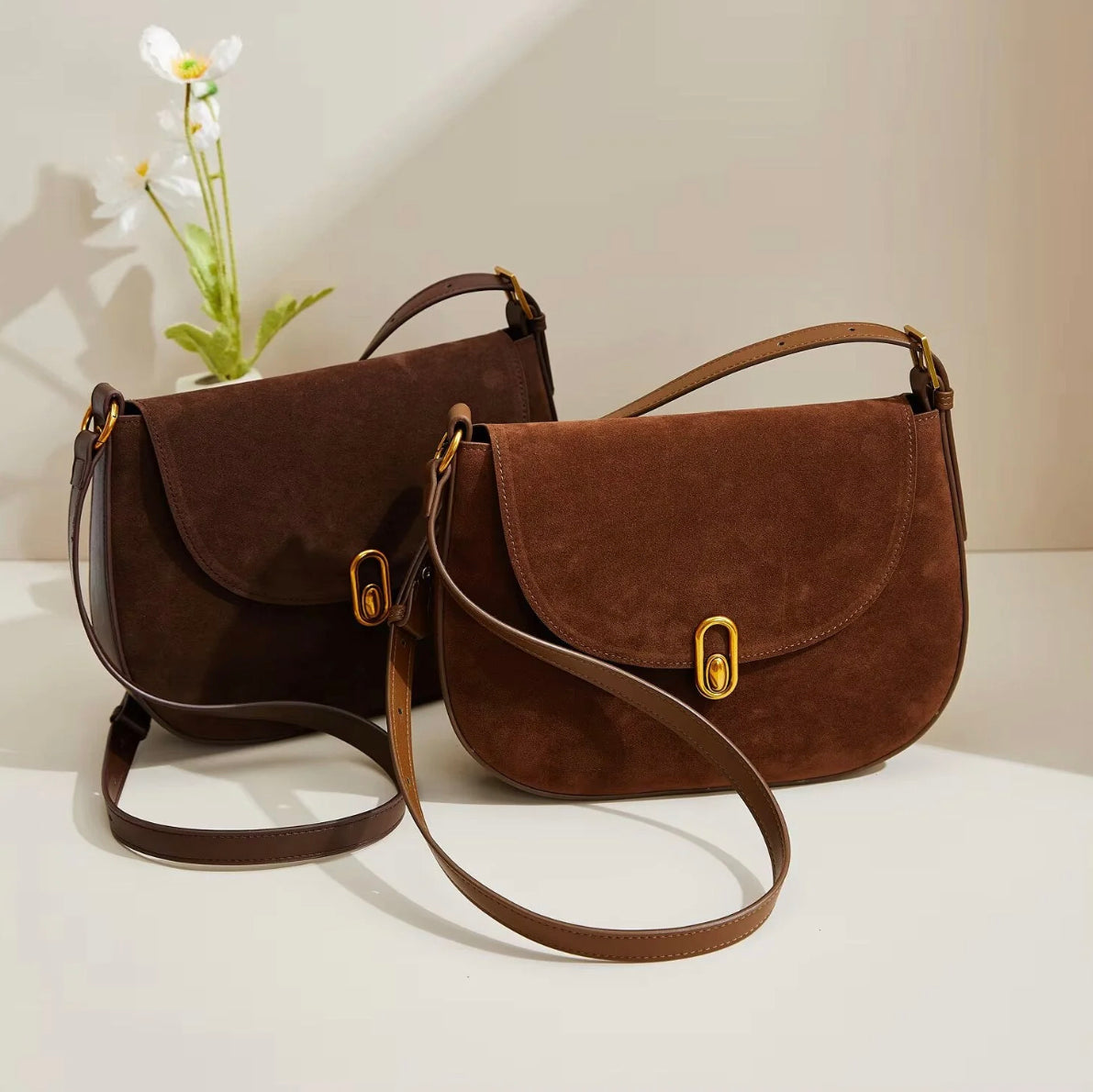 Sac Bandoulière Femme en Faux Cuir Suédé avec Bretelles Réglables – Élégant et Pratique pour Usage Quotidien