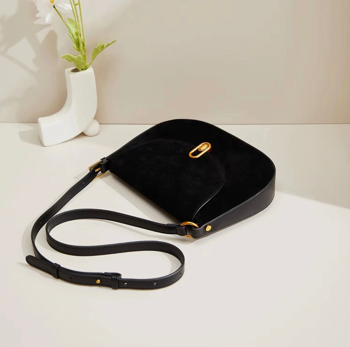Sac Bandoulière Femme en Faux Cuir Suédé avec Bretelles Réglables – Élégant et Pratique pour Usage Quotidien