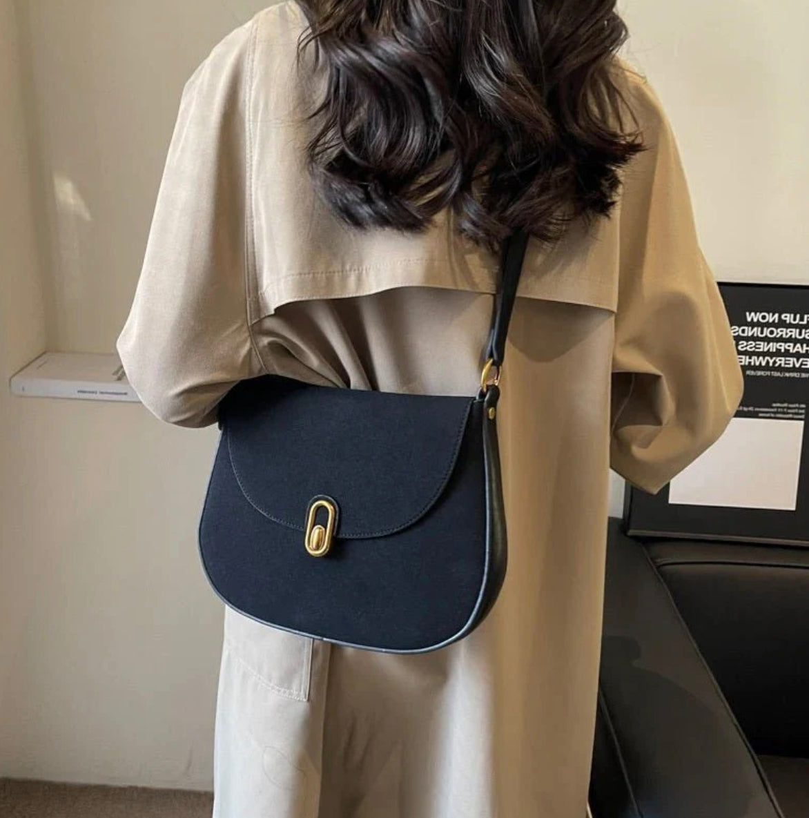 Women's Shoulder Bag in Faux Suede Leather with Adjustable Straps – Elegant and Practical for Daily Use