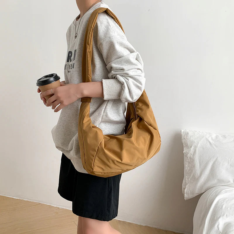 Grand Sac À Bandoulière Femme en Nylon Résistant avec Bandoulière Réglable – Sac Décontracté Ultra Léger pour Quotidien