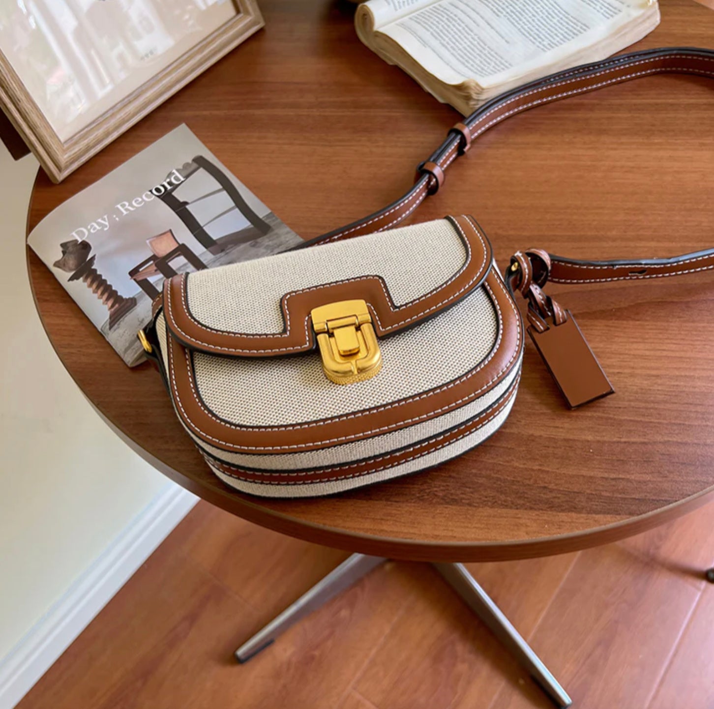 Sac Bandoulière Femme Isaline – Compact et Élégant, Cuir Synthétique, 18 cm x 14 cm, Idéal pour Sorties Décontractées