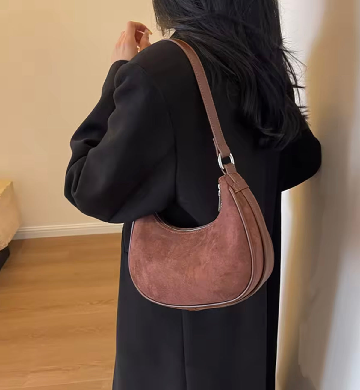 Sac à Bandoulière en Croissant Femme en Faux Daim avec Sangle Réglable – Sac à Main Pratique et Tendance