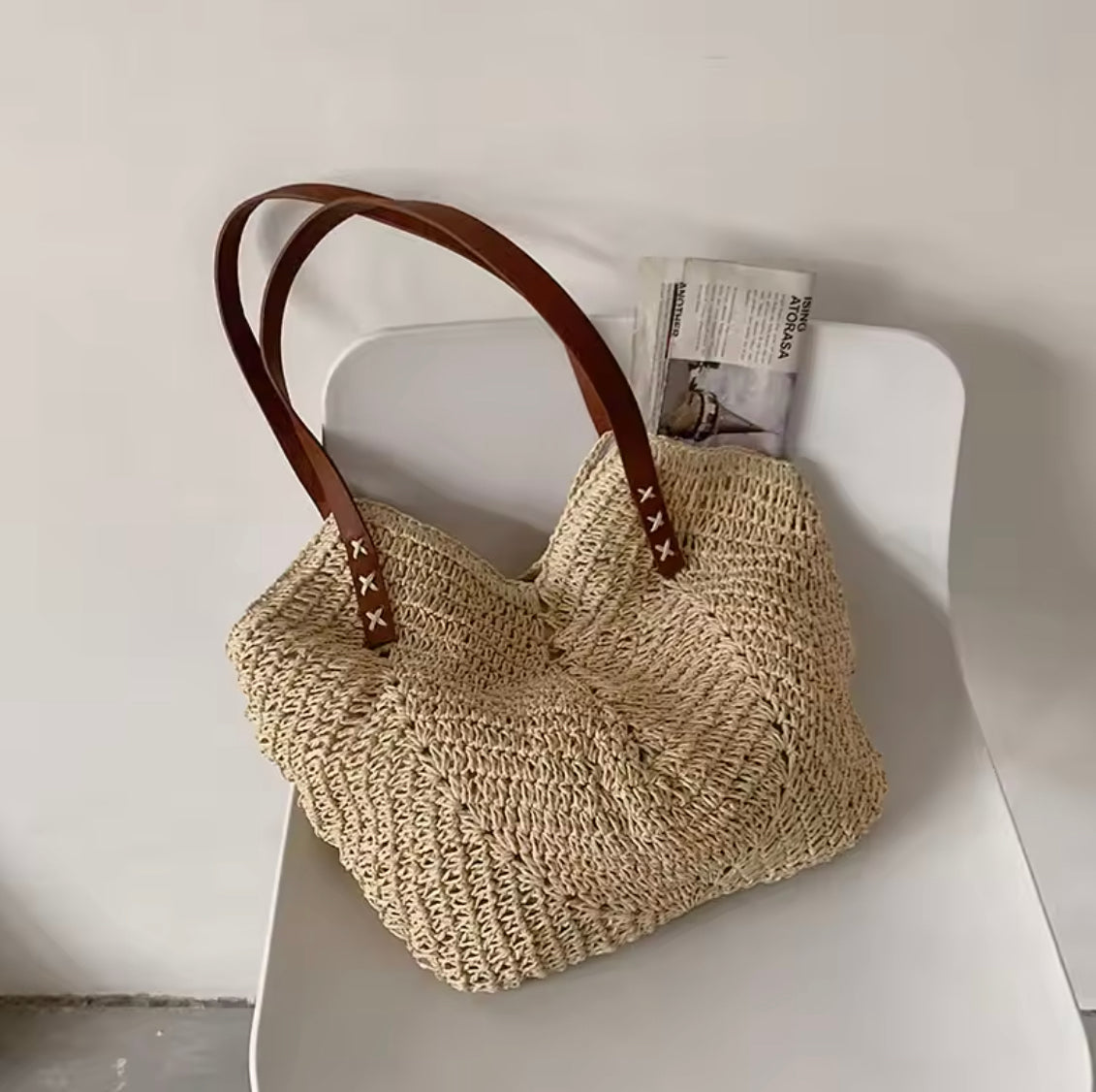 Sac d'Été Femme en Paille Tressée avec Bandoulière en Cuir – Sac d'Été Pratique et Élégant pour Sorties et Plage