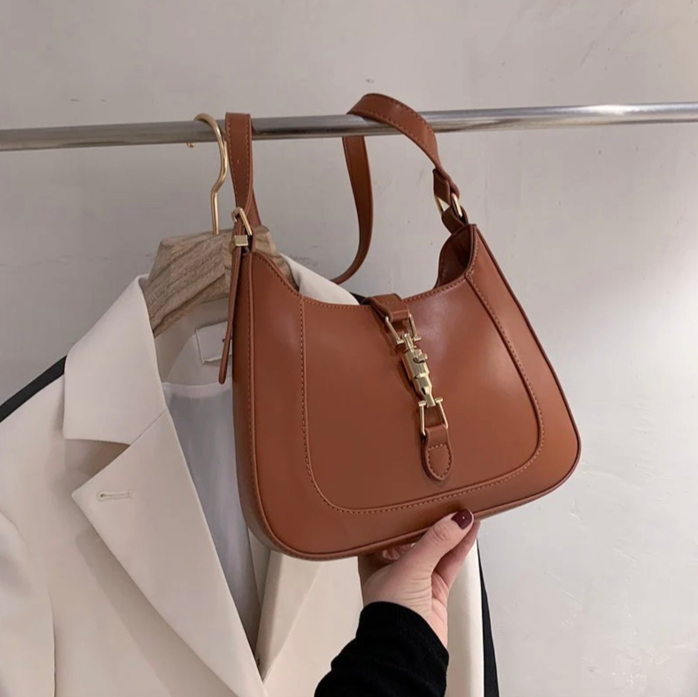 Sac à Main Baguette Femme en Cuir Végétal avec Bandoulière Réglable – Style Vintage, 26x6x22 cm