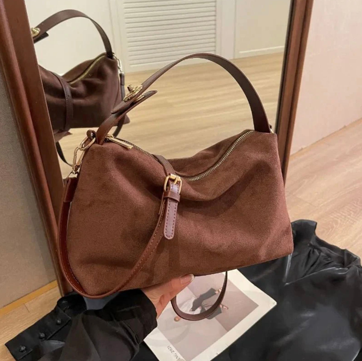 Sac à Main Élégant en Cuir Noir avec Bandoulière Ajustable – Sac Femme Idéal pour Sorties et Événements