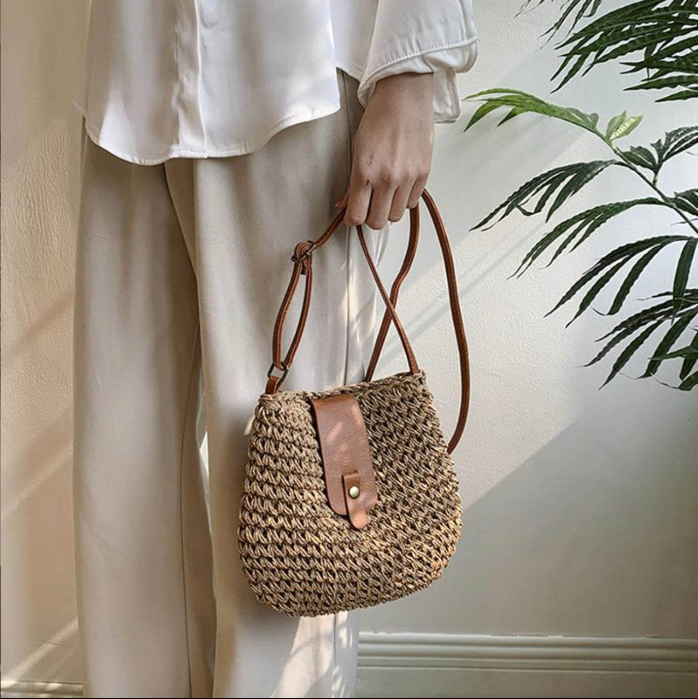 Sac à Main Élégant Femme avec Compartiments Pratiques en Cuir Synthétique – Sac Bandoulière Sophistiqué Noir, Beige, Rouge