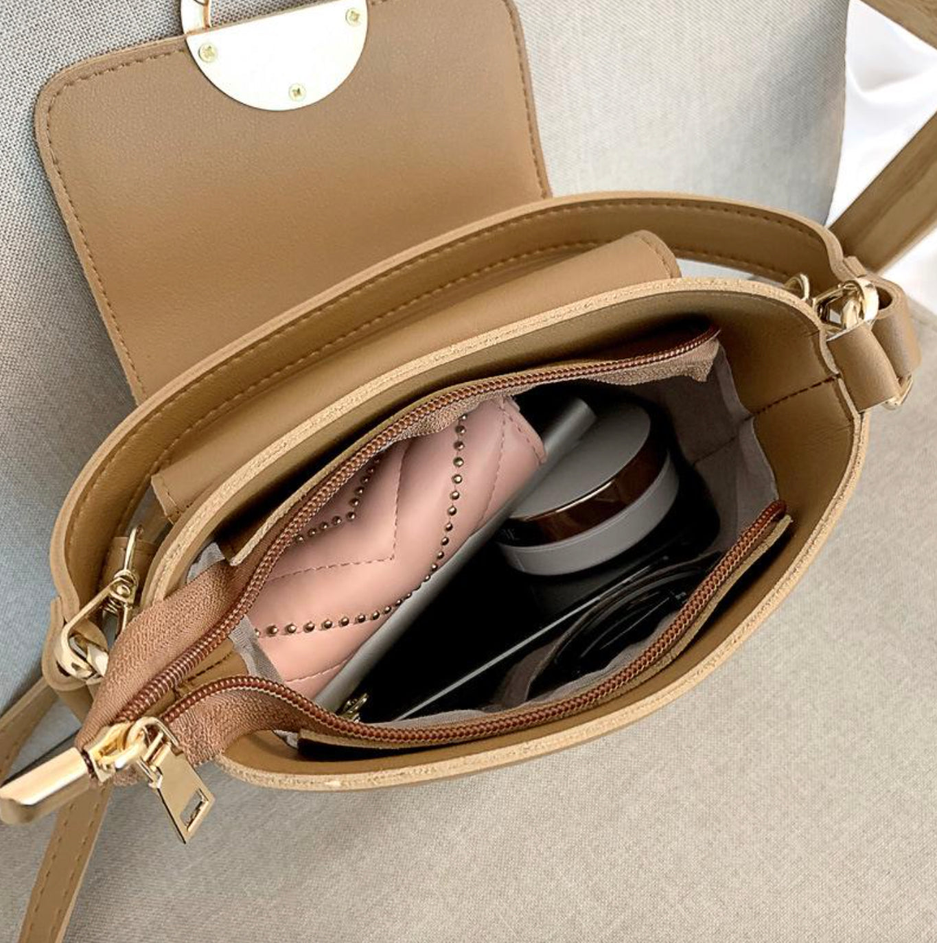 Sac à Main en Paille Bandoulière Femme – Tendance Bohème Chic, Idéal pour l'Été, Avec Poche Intérieure et Fermeture Sécurisée